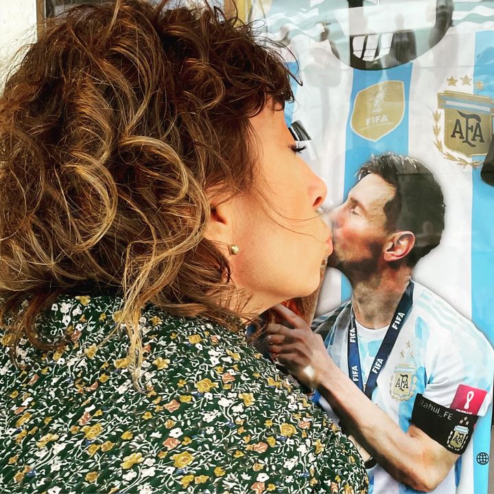 Read more about the article #tbt to that time in Malta when Messi kissed be back 💋🥰⚽️🇦🇷🇲🇹 #messi #leomessi #lionelmessi #argentina #vamosargentina #argentin…